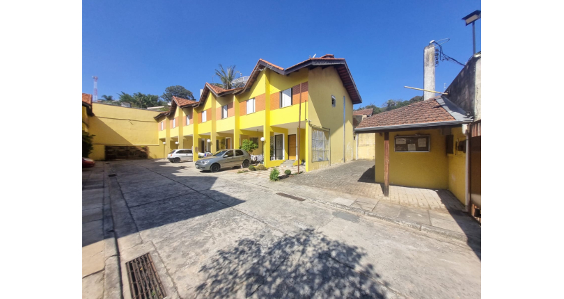 Belo Sobrado à venda no Bairro do Jardim Vivan na Rua Elvira Hidalgo