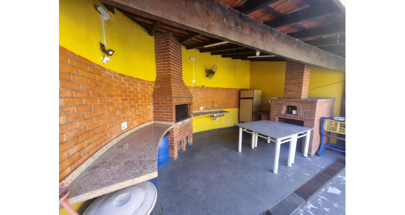 Belo Sobrado à venda no Bairro do Jardim Vivan na Rua Elvira Hidalgo