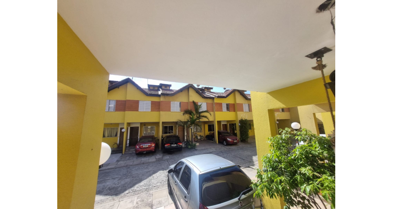 Belo Sobrado à venda no Bairro do Jardim Vivan na Rua Elvira Hidalgo