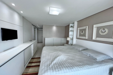 Belo Apartamento à venda no Guarujá no Bairro Enseada na Rua Inácio Miguel Stéfano 253