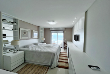 Belo Apartamento à venda no Guarujá no Bairro Enseada na Rua Inácio Miguel Stéfano 253