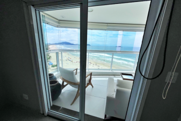 Belo Apartamento à venda no Guarujá no Bairro Enseada na Rua Inácio Miguel Stéfano 253