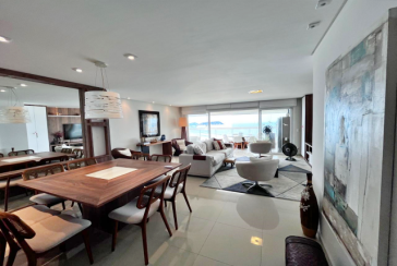 Belo Apartamento à venda no Guarujá no Bairro Enseada na Rua Inácio Miguel Stéfano 253