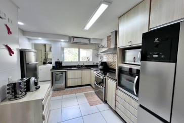 Belo Apartamento à venda no Guarujá no Bairro Enseada na Rua Inácio Miguel Stéfano 253