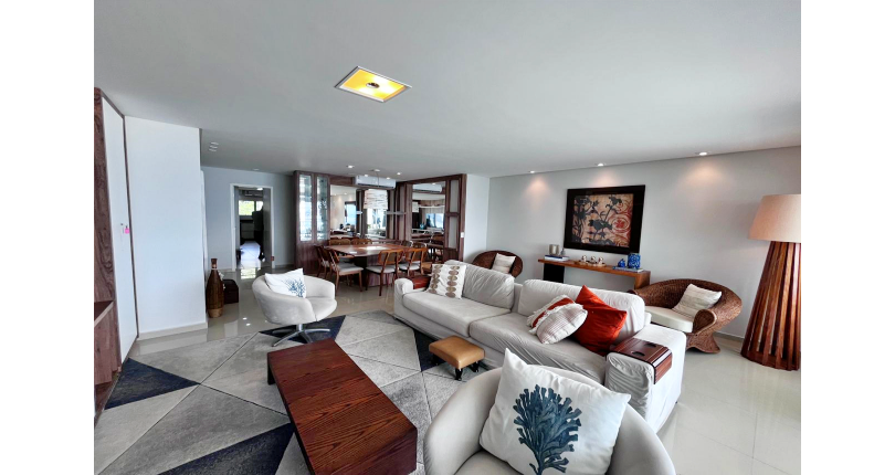 Belo Apartamento à venda no Guarujá no Bairro Enseada na Rua Inácio Miguel Stéfano 253