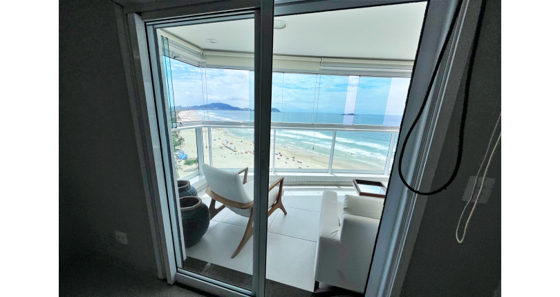 Belo Apartamento à venda no Guarujá no Bairro Enseada na Rua Inácio Miguel Stéfano 253