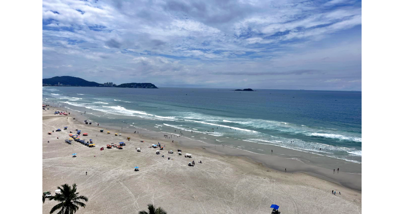 Belo Apartamento à venda no Guarujá no Bairro Enseada na Rua Inácio Miguel Stéfano 253