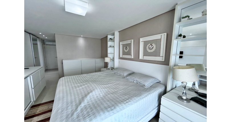 Belo Apartamento à venda no Guarujá no Bairro Enseada na Rua Inácio Miguel Stéfano 253