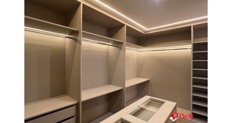 Belo Apartamento à venda em Barueri no Bairro do Alphaville Centro Industrial e Empresarial/Alphaville