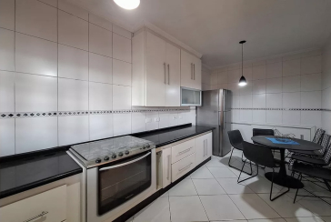 Belo Sobrado à venda no Bairro da Vila Santa Maria na Rua Andréa del Castagno