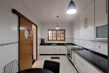 Belo Sobrado à venda no Bairro da Vila Santa Maria na Rua Andréa del Castagno