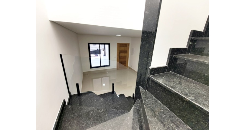 Lindo Sobrado novo à venda no Bairro do Jardim Maristela na Rua Horácio Romeu 186