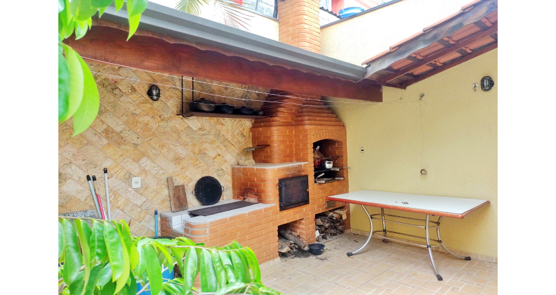 Belo Sobrado à venda no Bairro do Jardim Santa Fé (Zona Oeste) 