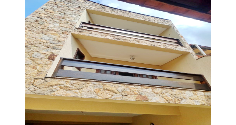 Belo Sobrado à venda no Bairro do Jardim Santa Fé (Zona Oeste) 