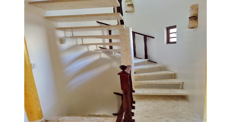 Belo Sobrado à venda no Bairro do Jardim Santa Fé (Zona Oeste) 