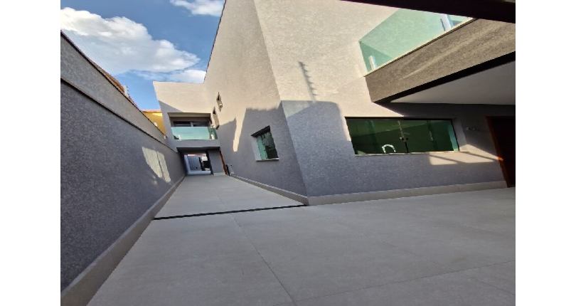 Lindo Sobrado novo à venda na Chácara São João na Rua Flor de Couro 63