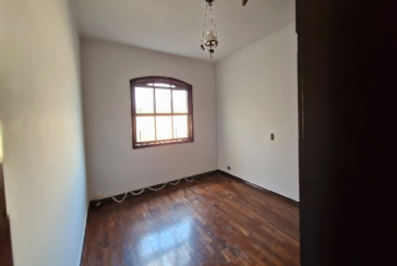 Sobrado à venda no Bairro da Vila Santa Edwiges na Rua Físico Lawrence