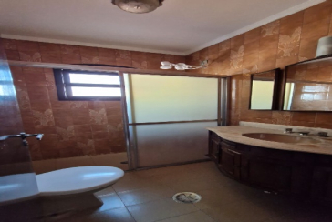 Sobrado à venda no Bairro da Vila Santa Edwiges na Rua Físico Lawrence