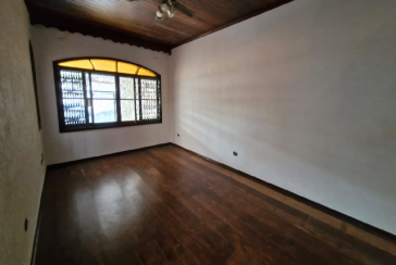 Sobrado à venda no Bairro da Vila Santa Edwiges na Rua Físico Lawrence