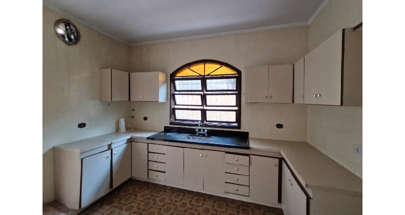 Sobrado à venda no Bairro da Vila Santa Edwiges na Rua Físico Lawrence