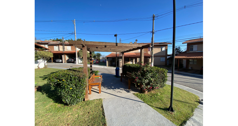 Lindo Sobrado à venda no Bairro do Jaraguá na Rua Professor Nobil Marcacini 39, no Condomínio Villagio Di Torino,