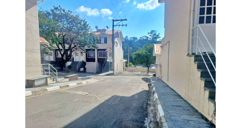 Sobrado à venda no Bairro do Jardim Jaraguá na Rua Francisco Bellazzi 120
