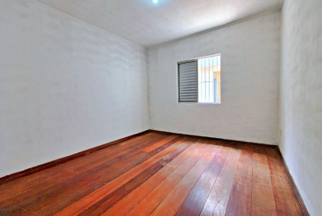 Casa Térrea à venda no Bairro do Parque Panamericano na Estrada do Corredor,