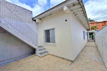 Casa Térrea à venda no Bairro do Parque Panamericano na Estrada do Corredor,