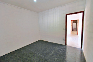 Casa Térrea à venda no Bairro do Parque Panamericano na Estrada do Corredor,