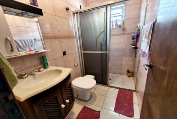 Casa Térrea à venda no Bairro do Parque Panamericano na Estrada do Corredor