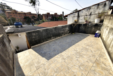 Casa Térrea à venda no Bairro do Parque Panamericano na Estrada do Corredor