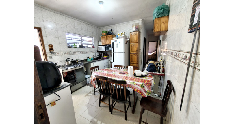 Casa Térrea à venda no Bairro do Parque Panamericano na Estrada do Corredor