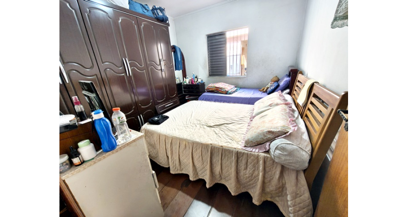 Casa Térrea à venda no Bairro do Parque Panamericano na Estrada do Corredor