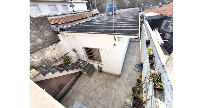 Casa Térrea à venda no Bairro do Parque Panamericano na Estrada do Corredor