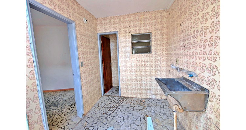 Casa Térrea à venda no Bairro do Parque Panamericano na Estrada do Corredor,