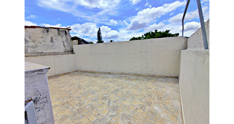 Casa Térrea à venda no Bairro do Parque Panamericano na Estrada do Corredor,