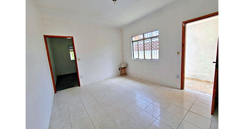 Casa Térrea à venda no Bairro do Parque Panamericano na Estrada do Corredor,