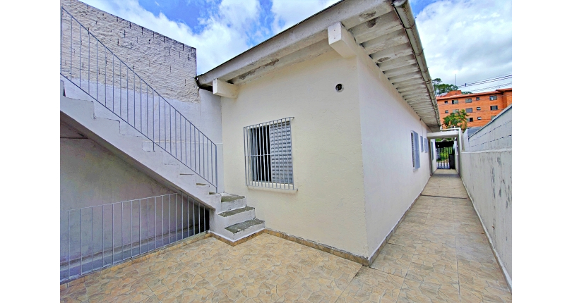 Casa Térrea à venda no Bairro do Parque Panamericano na Estrada do Corredor,