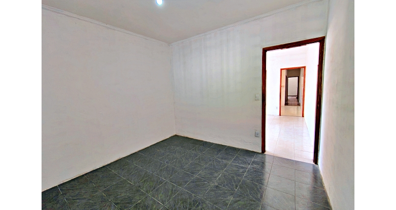 Casa Térrea à venda no Bairro do Parque Panamericano na Estrada do Corredor,