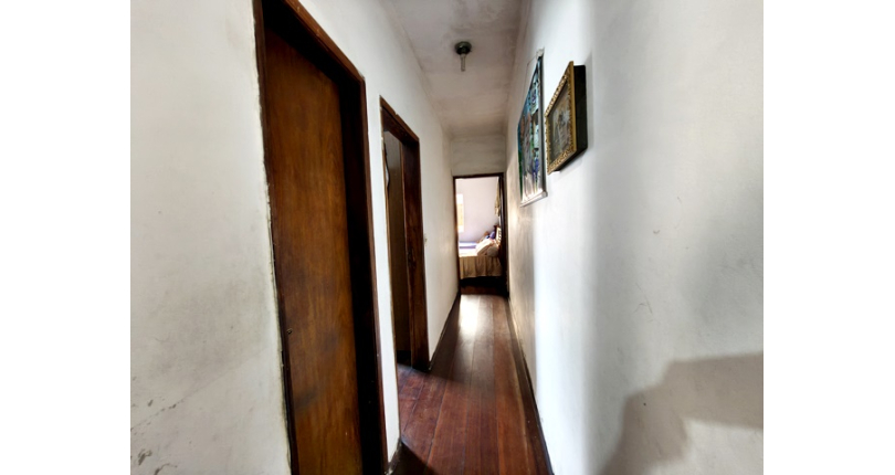 Casa Térrea à venda no Bairro do Parque Panamericano na Estrada do Corredor