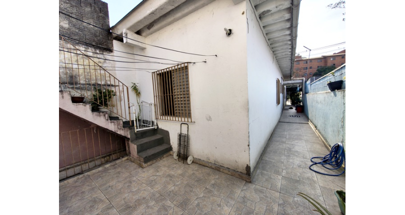 Casa Térrea à venda no Bairro do Parque Panamericano na Estrada do Corredor