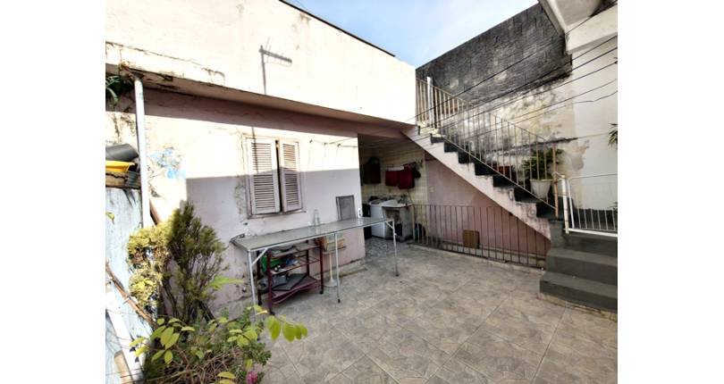 Casa Térrea à venda no Bairro do Parque Panamericano na Estrada do Corredor