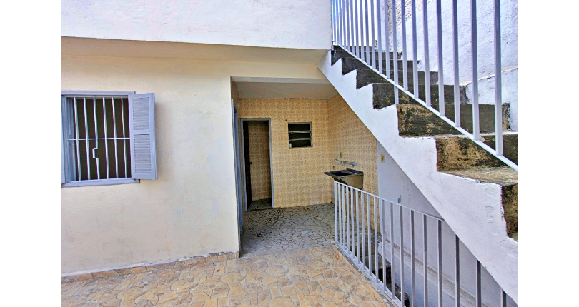 Casa Térrea à venda no Bairro do Parque Panamericano na Estrada do Corredor,