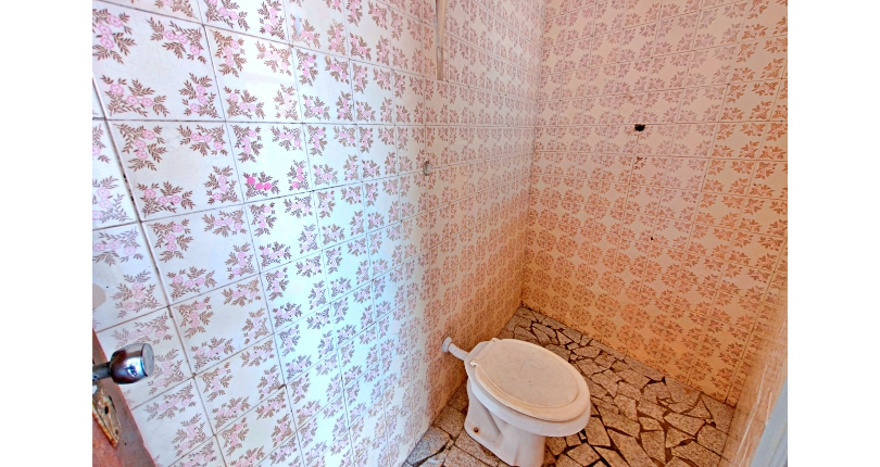 Casa Térrea à venda no Bairro do Parque Panamericano na Estrada do Corredor,