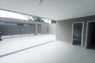 Sobrado novo à venda no Bairro do Parque São Domingos na Rua Doutor Odon Carlos de Figueiredo Ferraz 855