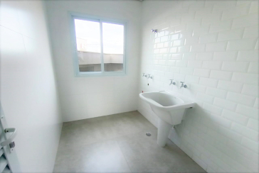 Sobrado novo à venda no Bairro do Parque São Domingos na Rua Doutor Odon Carlos de Figueiredo Ferraz 855