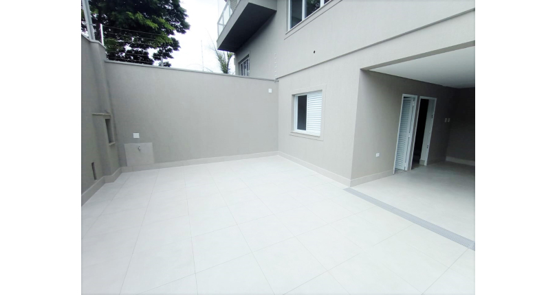 Sobrado novo à venda no Bairro do Parque São Domingos na Rua Doutor Odon Carlos de Figueiredo Ferraz 855