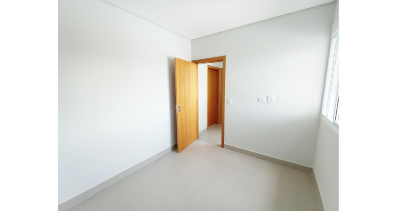 Sobrado novo à venda no Bairro do Parque São Domingos na Rua Doutor Odon Carlos de Figueiredo Ferraz 855