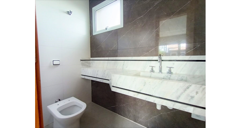 Sobrado novo à venda no Bairro do Parque São Domingos na Rua Doutor Odon Carlos de Figueiredo Ferraz 855