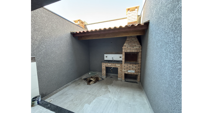 Sobrado em construção novo à venda no Bairro da Vila Perus na Rua Roque Callage 276